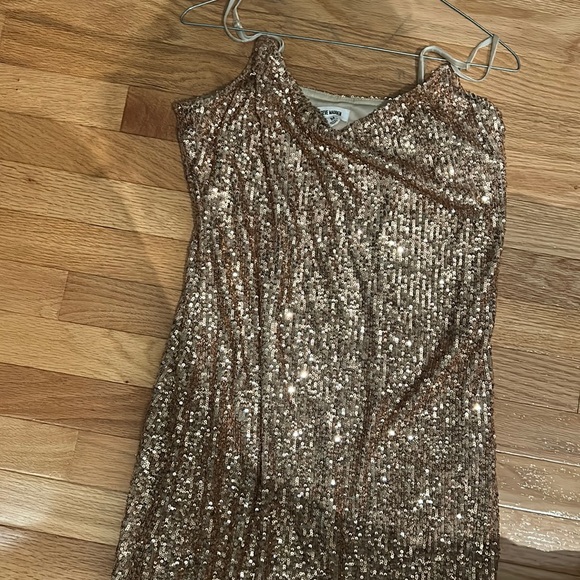 Steve Madden sequin dress champagne rose gold color size Medium - Picture 1 of 1